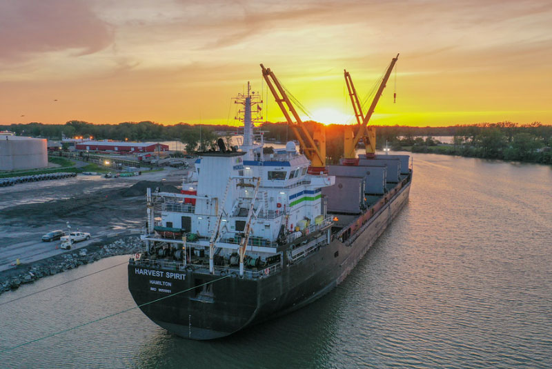Shipping-Port-Ship